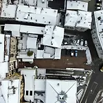 Silene Parking And Garage בורמיו