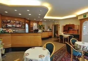 Silene Parking And Garage 3* 보르미오