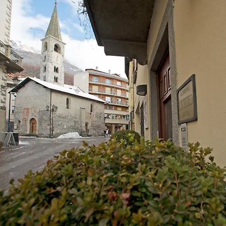 Silene Parking And Garage 3*
