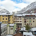 Silene Parking And Garage Hotell