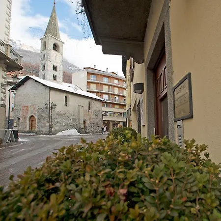 Silene Parking And Garage 3*