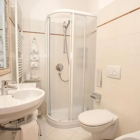 Silene Parking And Garage Hotel