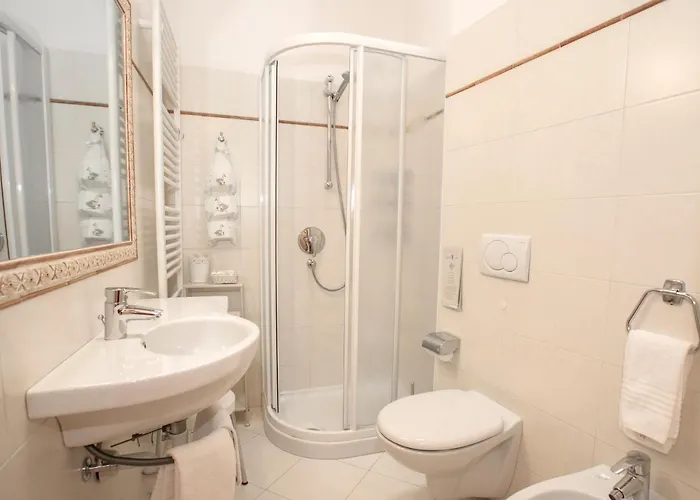 Silene Parking And Garage Hotel